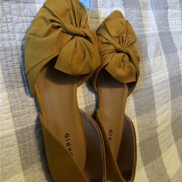 Torrid Women's Yellow Bow Flats - Picture 2 of 5